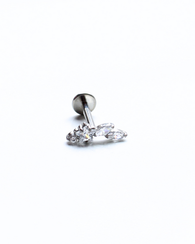 LABRET EN TITANIO CON PETALOS Y ESTRELLA