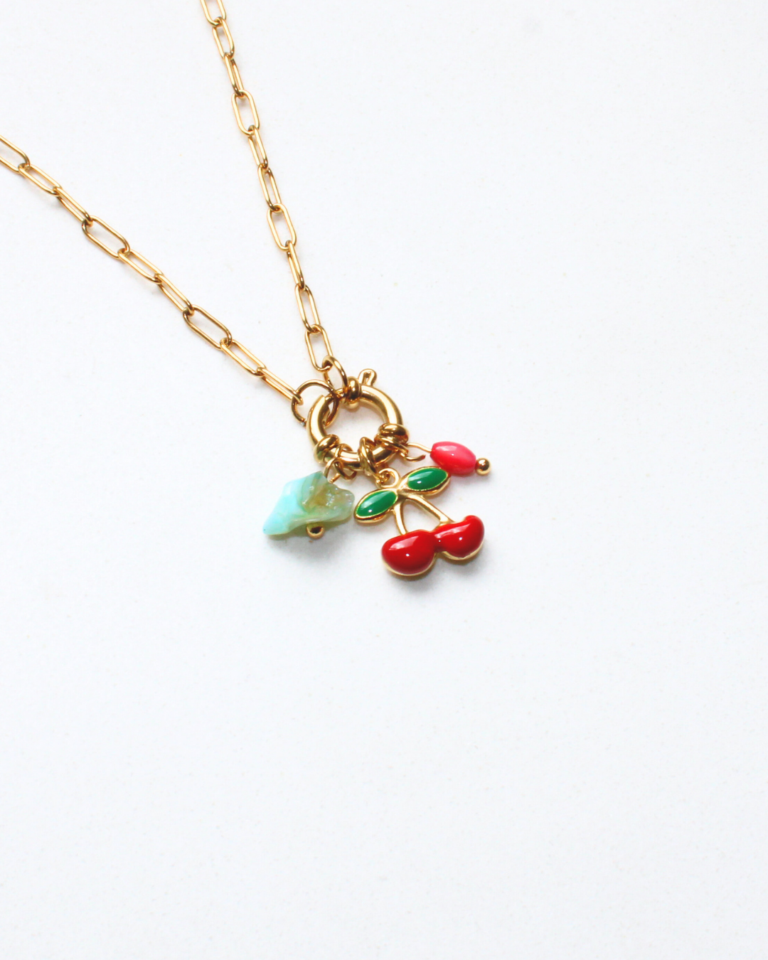 COLLAR CON DIJE DE CEREZAS