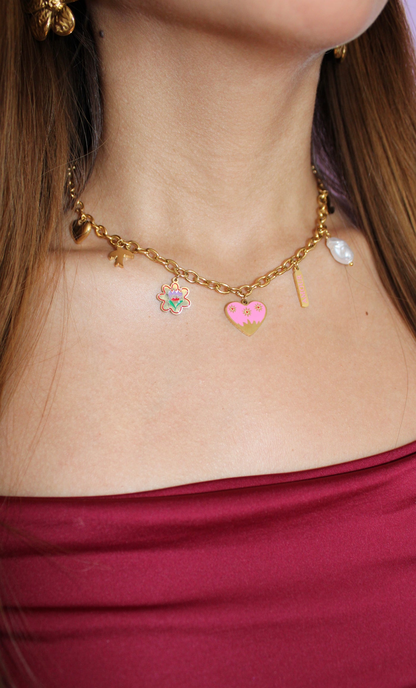 COLLAR CON CHARMS DE CORAZONES