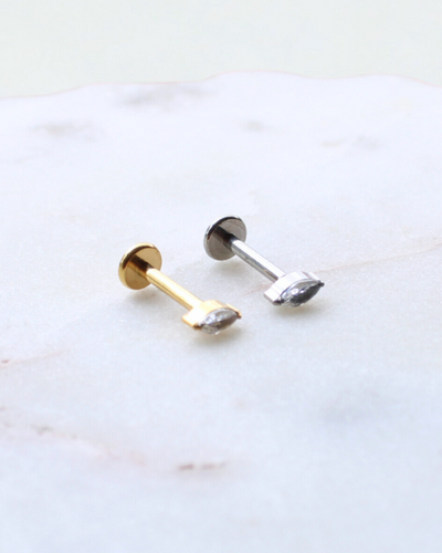 LABRET OVALADO EN TITANIO
