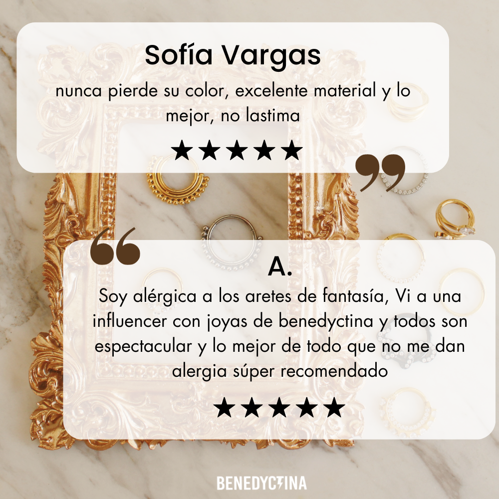 Argolla clicker dorada en titanio con circonitas frontales y mariposa