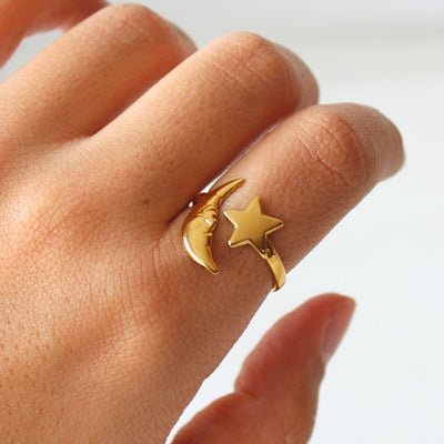 ANILLO ABIERTO CON ESTRELLA Y LUNA