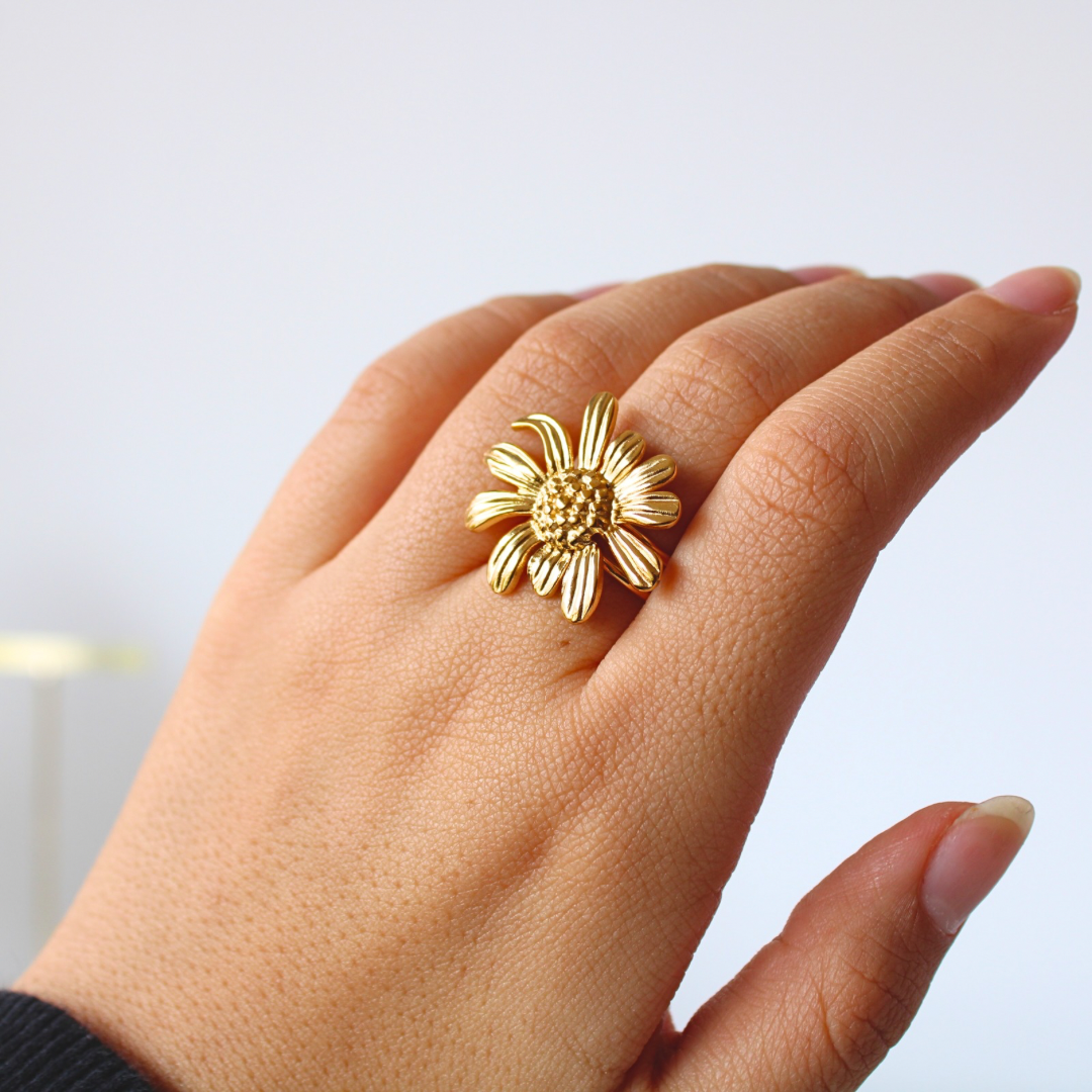 DAISY RING