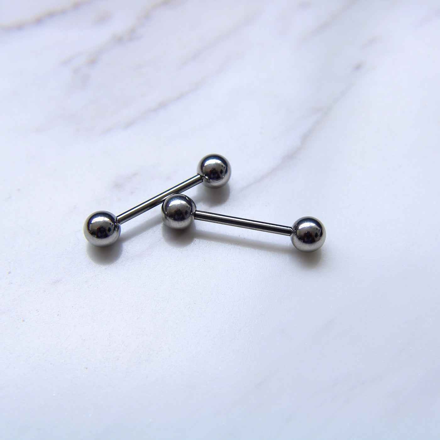 Simple bar with spheres